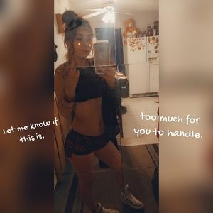 Meet your Posher, Cynthia